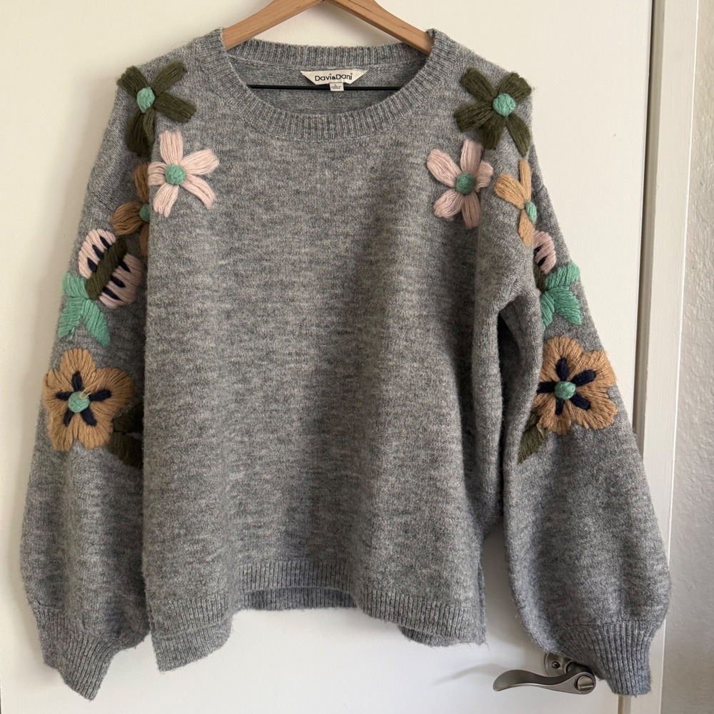 Davi & Dani Grey Floral Embroidered Sweater Large Boho Cottagecore Coquette